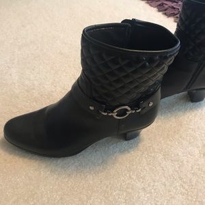Munro boots
